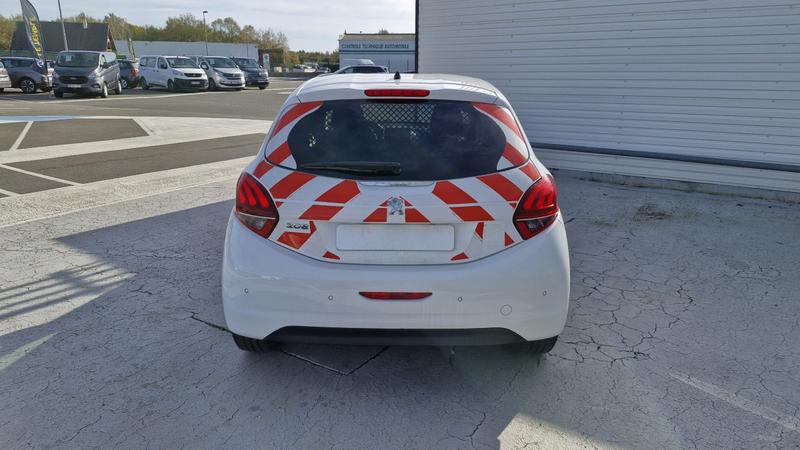 Peugeot 208 affaire Puretech 110ch Eat6 Allure Business