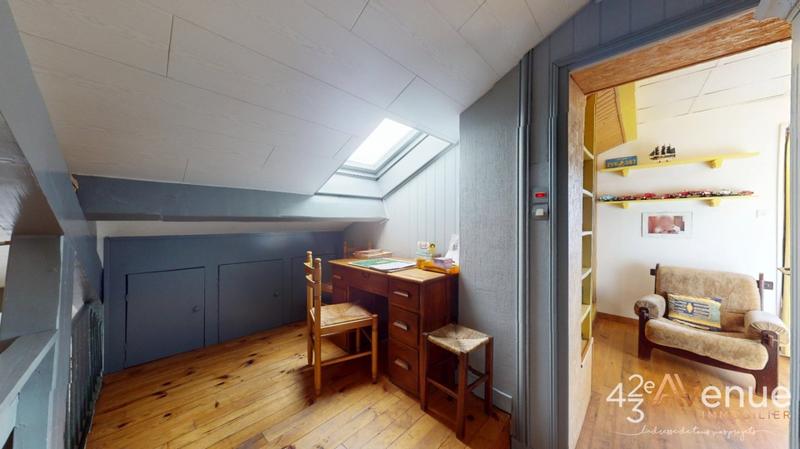 Maison - 201 m² - 5 pièces