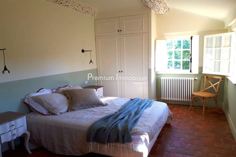 Villa - 235 m² - 7 pièces