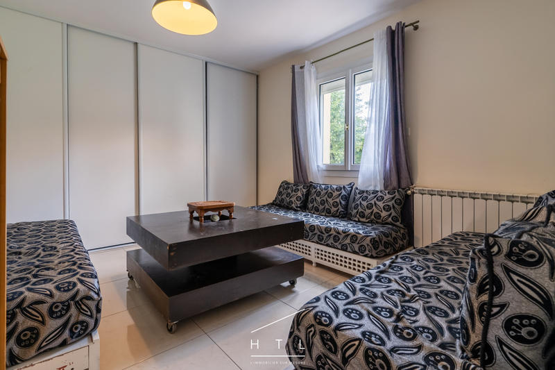 Maison - 215 m² - 7 pièces