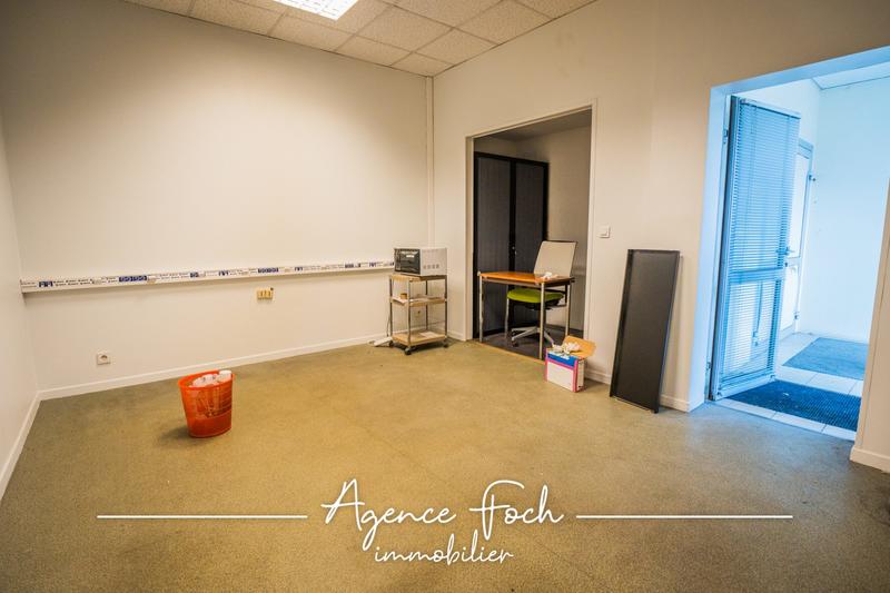 Local d'activités - 822 m²