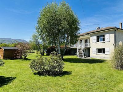 Maison - 250 m² - 9 pièces