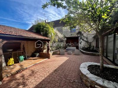 Maison - 266 m² - 6 pièces