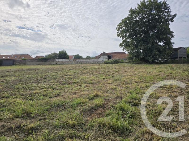 Terrain - 2 700 m²