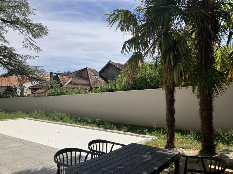 Villa - 166 m² - 6 pièces