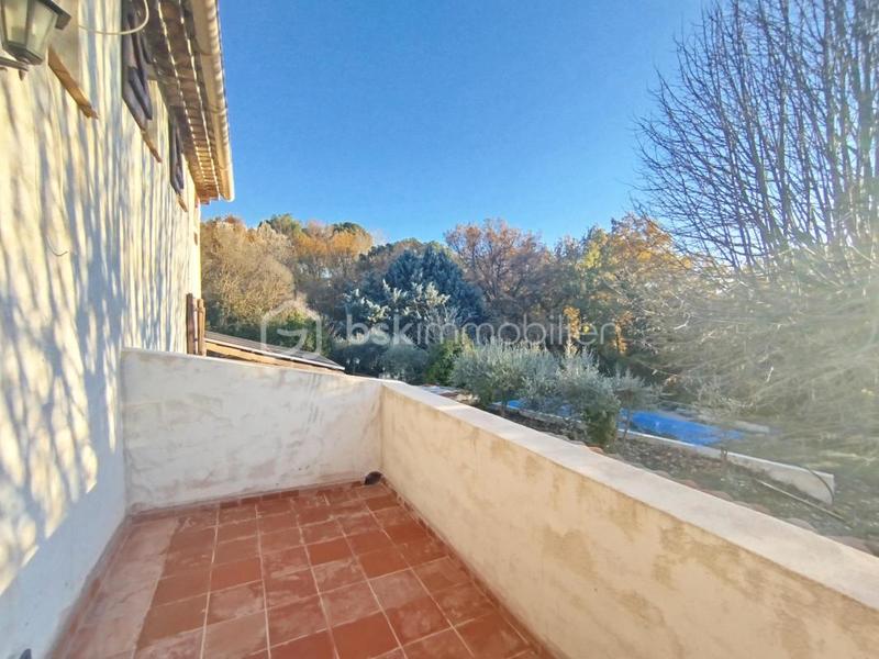 Maison - 215 m² - 6 pièces