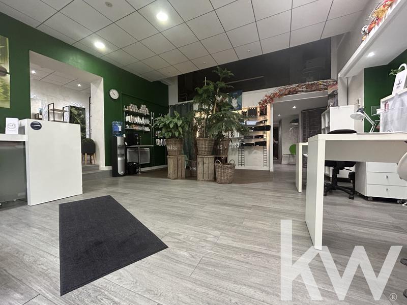 Fonds de commerce - Magasins - 128 m²