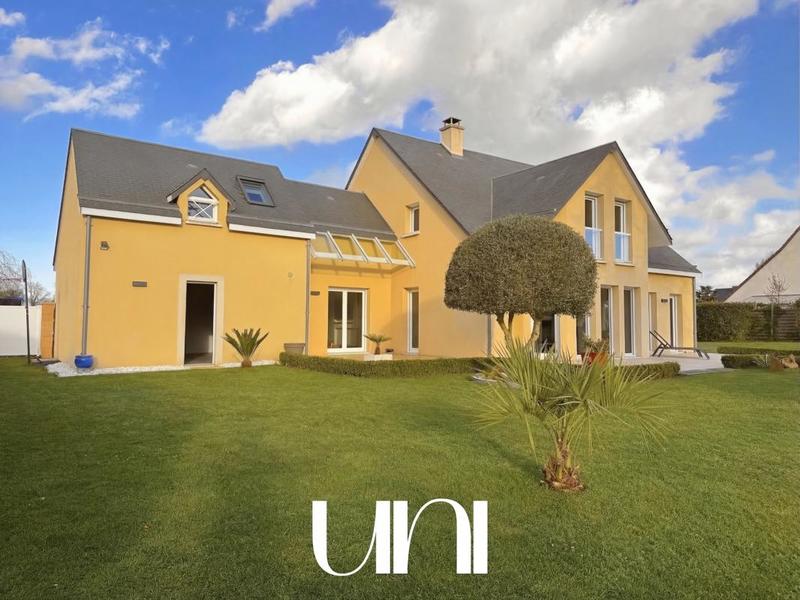 Maison - 220 m² - 6 pièces