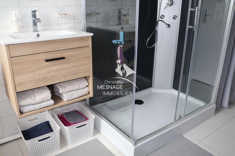 Demeure - 224 m² - 8 pièces