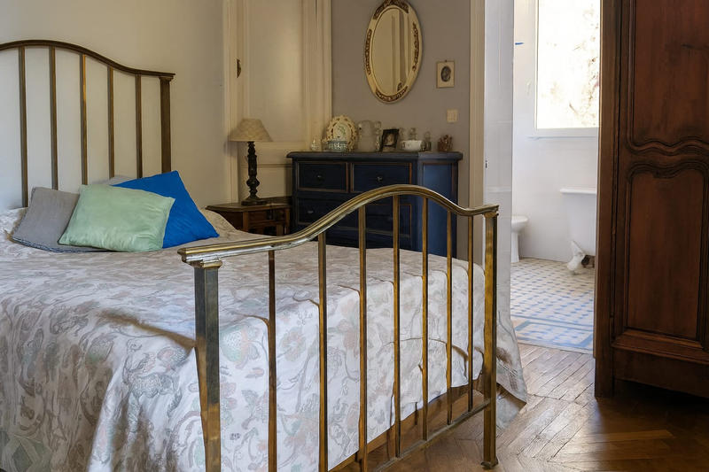 Propriété - 363 m² - 9 pièces