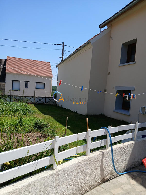 Maison - 225 m² - 8 pièces