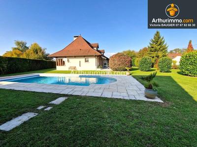 Maison - 140 m² - 6 pièces