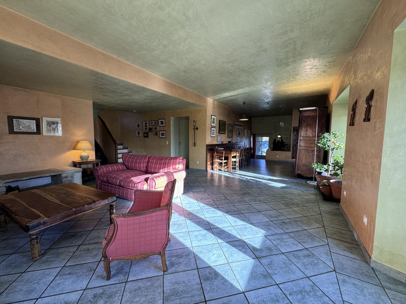 Maison - 364 m² - 11 pièces