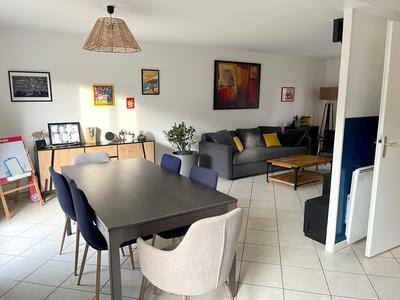 Maison traditionnelle - 102 m² - 6 pièces