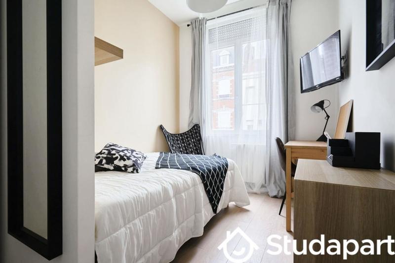 Chambre - 13 m² - 1 pièce