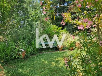 Maison - 381 m² - 10 pièces