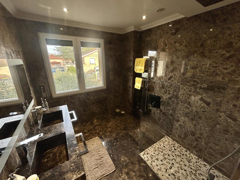 Maison - 182 m² - 7 pièces