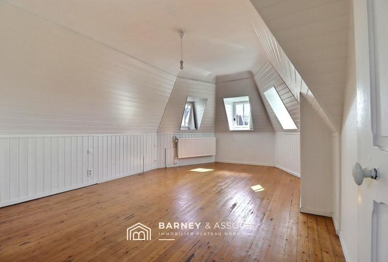 Maison - 181 m² - 6 pièces
