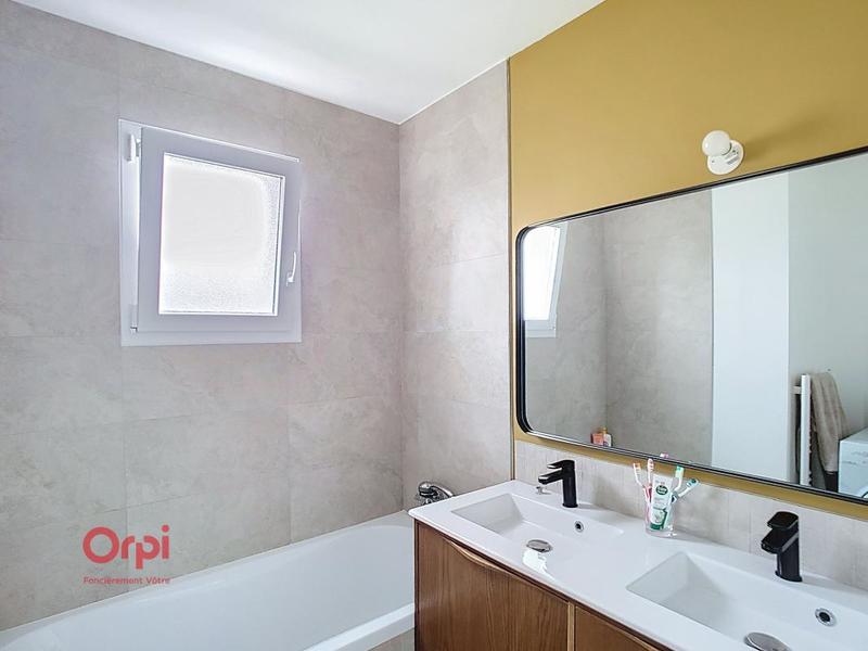 Maison - 92 m² - 5 pièces