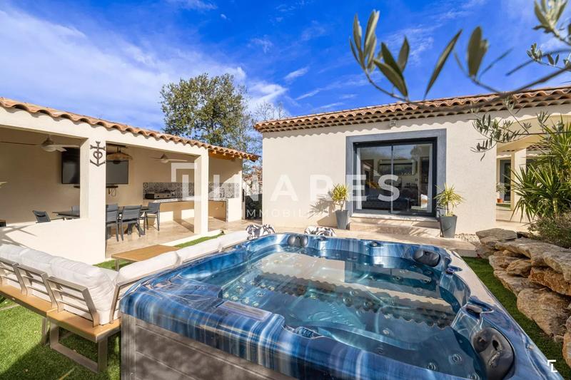 Villa - 162 m² - 6 pièces