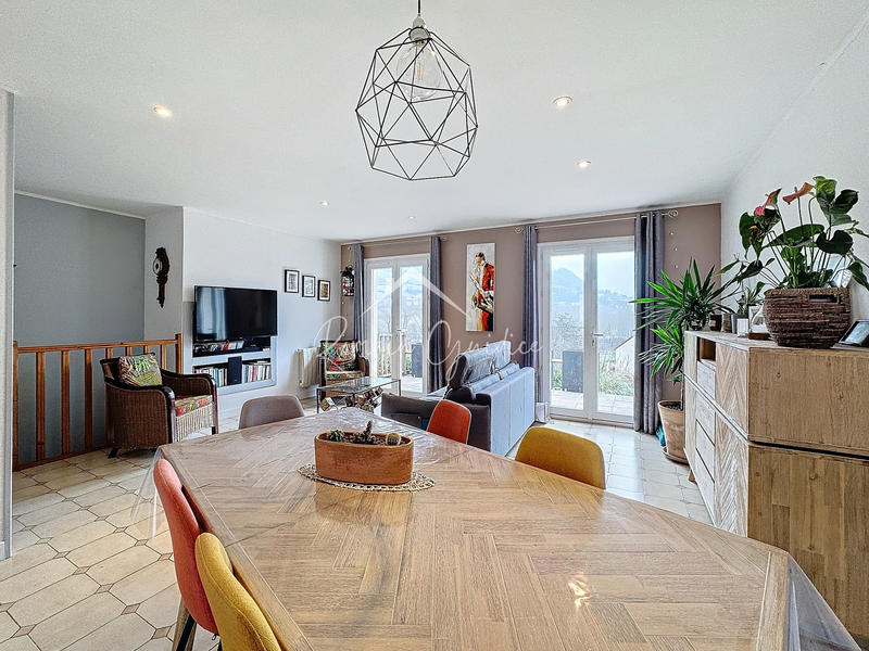 Maison - 103 m² - 5 pièces