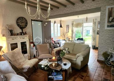 Propriété - 185 m² - 8 pièces