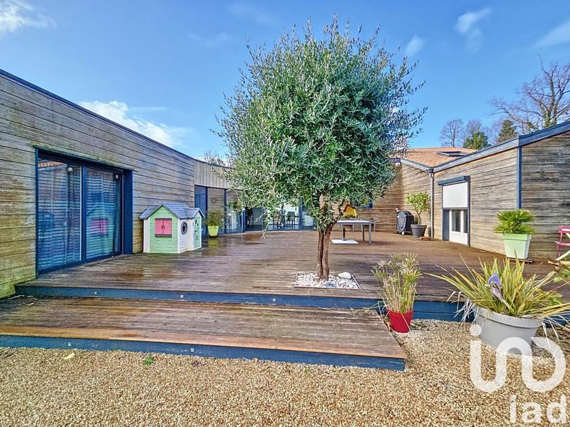 Maison de maîtres - 290 m² - 9 pièces