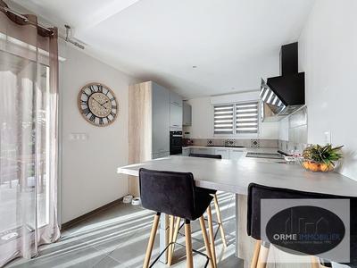 Maison contemporaine - 148 m² - 6 pièces