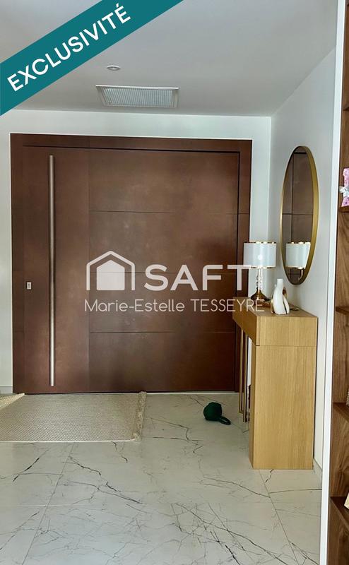 Maison - 230 m² - 6 pièces