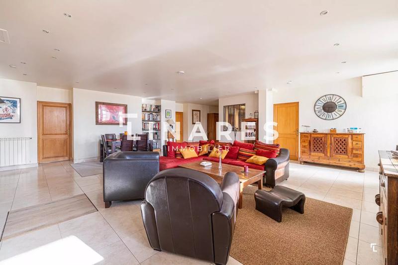 Villa - 217 m² - 5 pièces