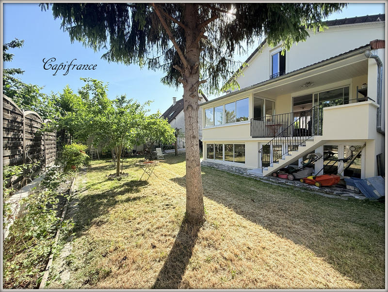 Maison - 185 m² - 8 pièces