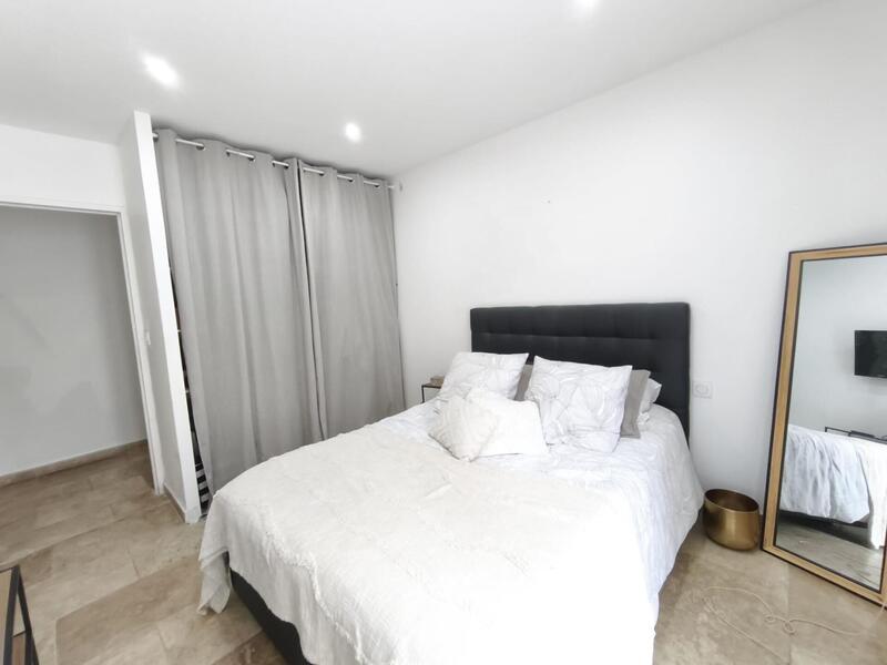 Maison - 180 m² - 7 pièces