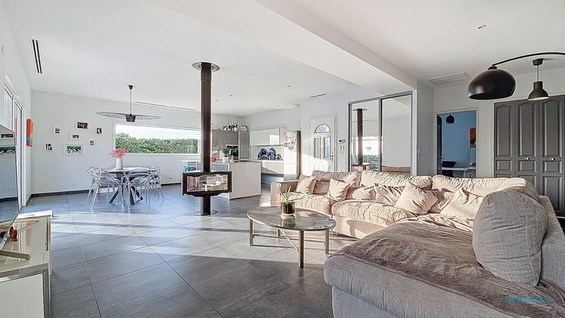 Maison - 137 m² - 6 pièces