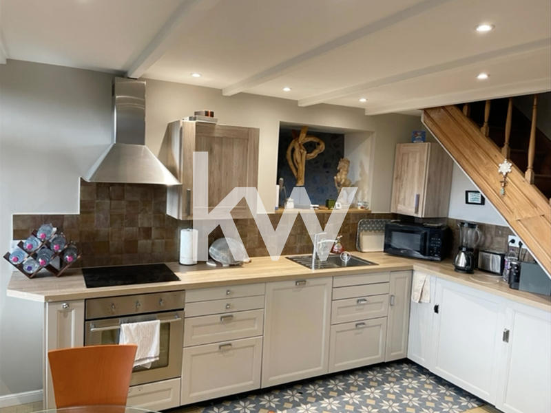 Maison - 220 m² - 7 pièces