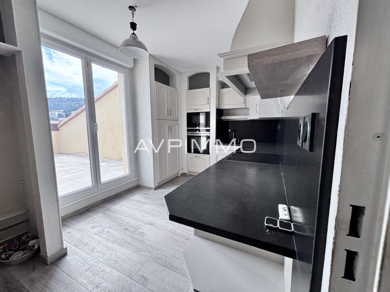 Appartement - 120 m² - 5 pièces