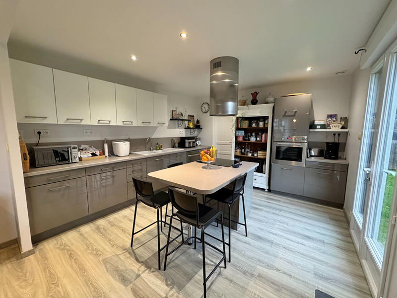 Maison - 122 m² - 5 pièces