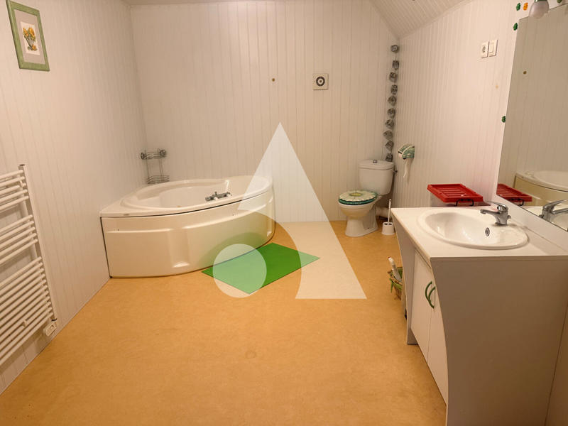 Maison - 177 m² - 6 pièces