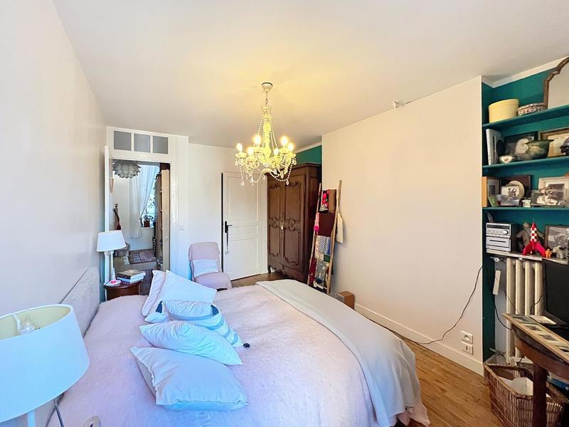 Appartement - 190 m² - 6 pièces