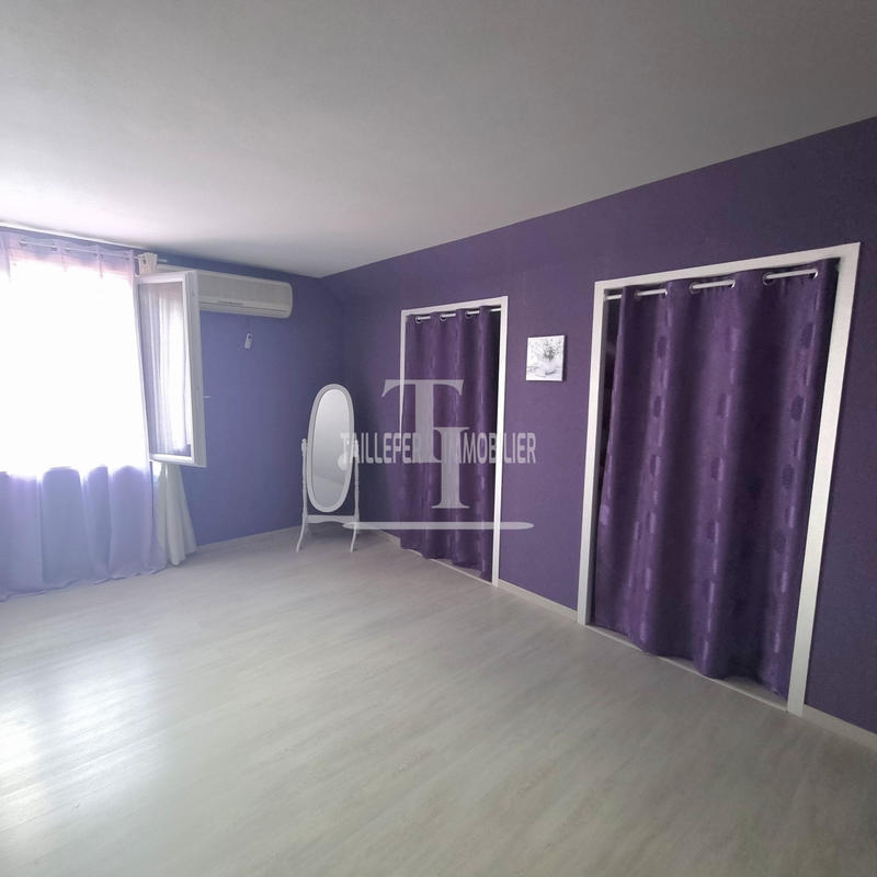 Maison - 210 m² - 6 pièces