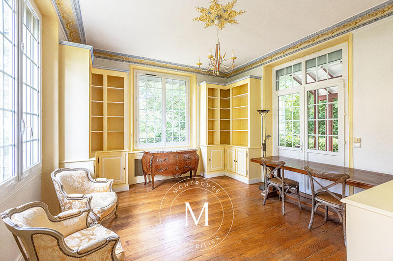 Maison - 269 m² - 10 pièces