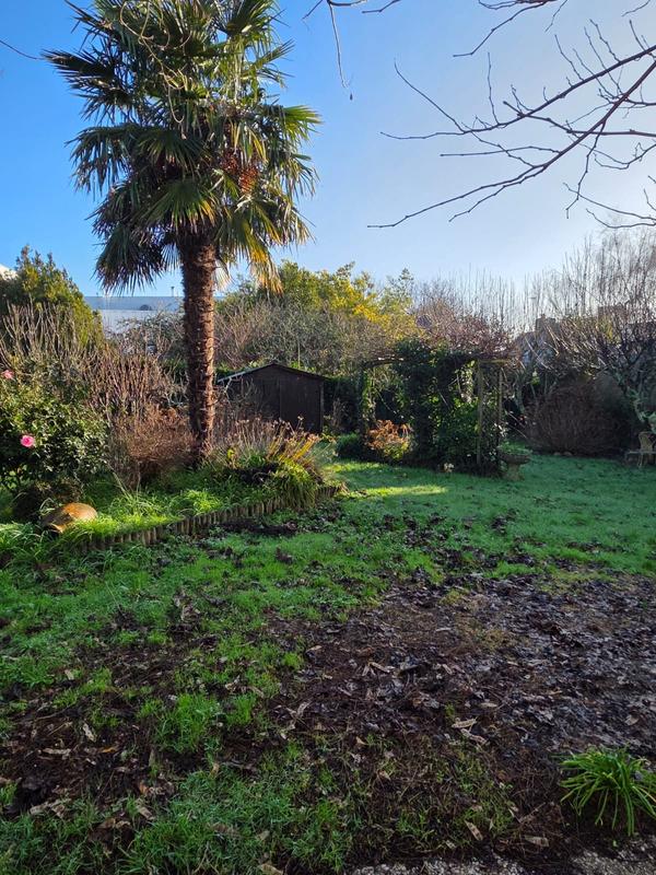 Maison traditionnelle - 162 m² - 10 pièces