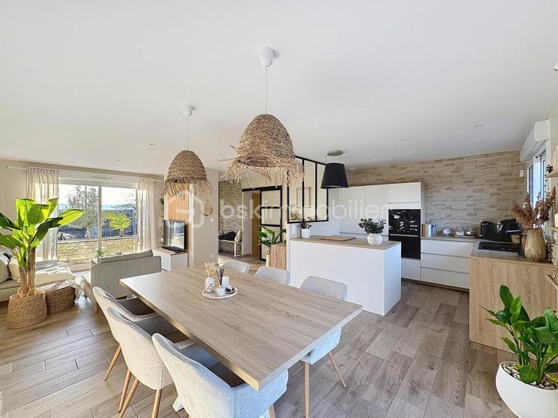 Maison - 98 m² - 4 pièces