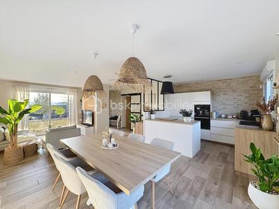 Maison - 98 m² - 4 pièces