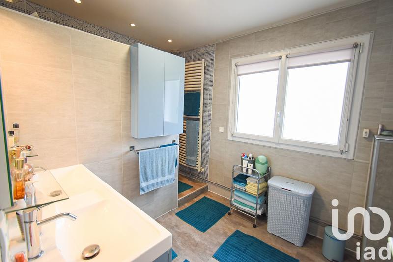 Maison - 97 m² - 5 pièces