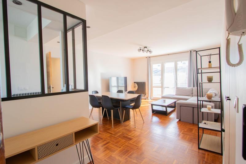 Appartement - 96 m² - 5 pièces