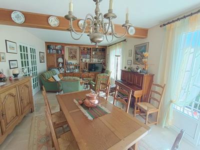 Maison - 122 m² - 5 pièces