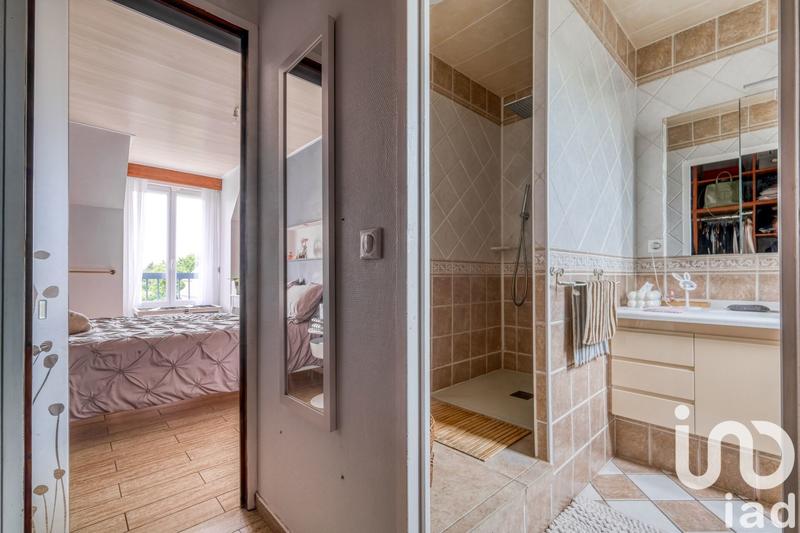 Maison - 218 m² - 8 pièces