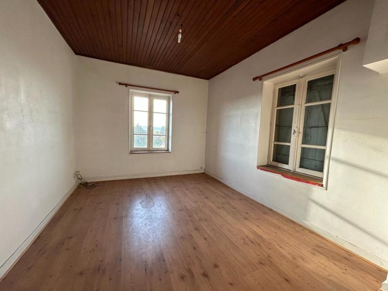 Maison - 910 m² - 15 pièces