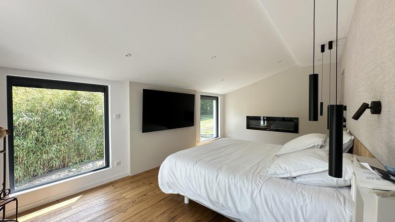 Maison - 322 m² - 9 pièces