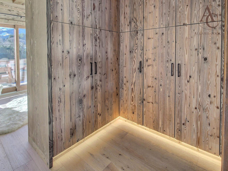 Châlet - 320 m² - 9 pièces